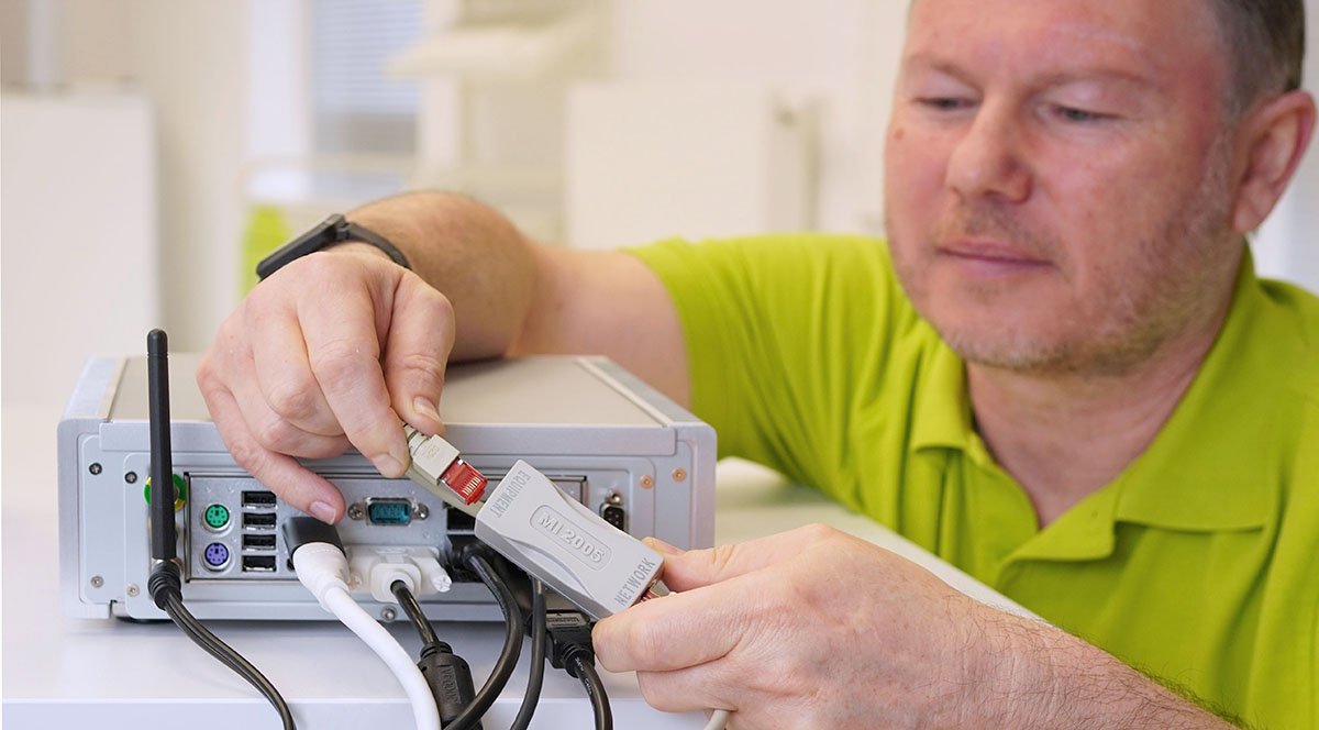Netzwerkisolator MI 2005 einfach installiert Baaske Medical Netzwerkisolator MI 2005 einfach installiert Baaske Medical